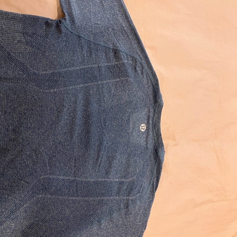 lululemon athletica Heathered Blue Long Sleeve Shirt